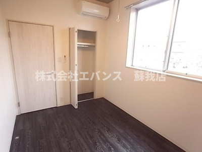 【寝室】 | シャトーライフ千葉Ⅰ | ゆとりの広さです