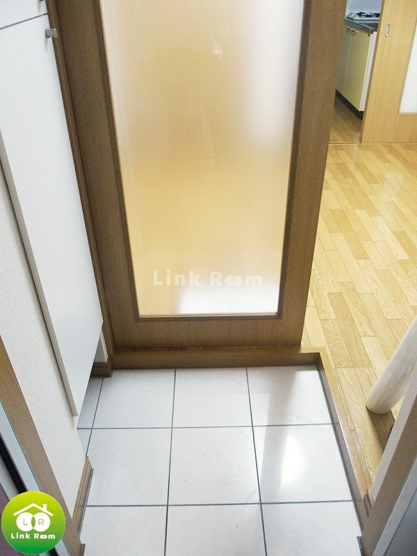 キバサンフラットの玄関