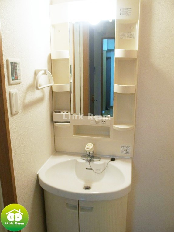 キバサンフラットの洗面所