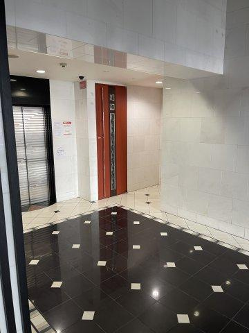 福岡市博多区博多駅南２丁目の賃貸マンションのエントランス