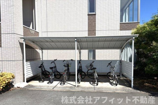 【その他共用部分】 | アリビオ | 屋根付き駐輪場