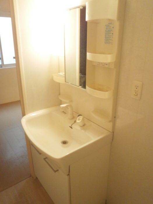 ラフィネ新開の洗面所