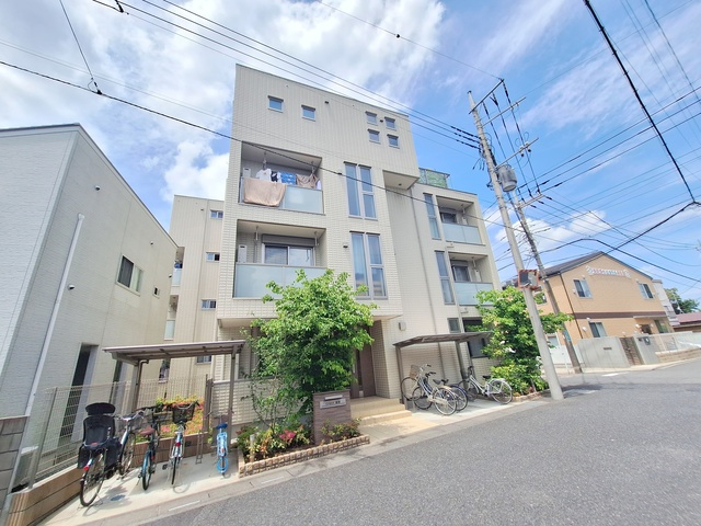 クレスト浦和の外観