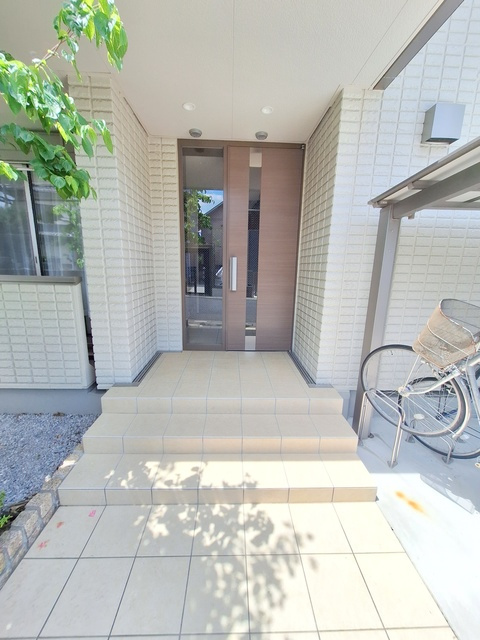 クレスト浦和のエントランス