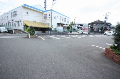 【ロビー】 | リバージュ横峰Ａ | 駐車場