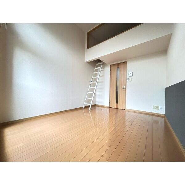 シャトー黄金　名古屋市賃貸　仲介手数料無料の居間・リビング