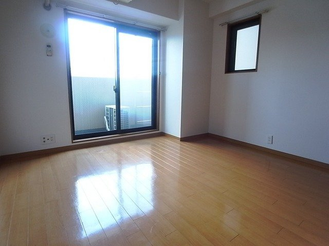 クレアール神戸の居間・リビング