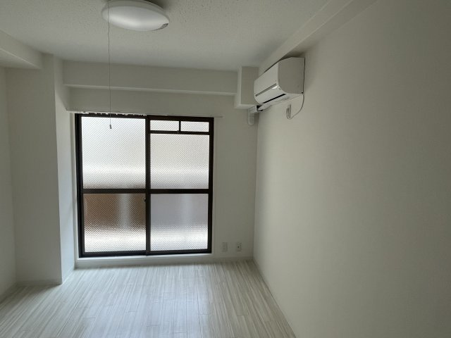 アヴァンティ春日野の居間・リビング