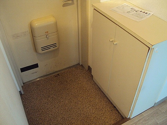 ヴィラコート三宮の玄関