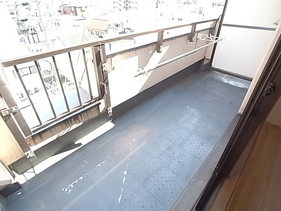 ヴィラコート三宮のバルコニー