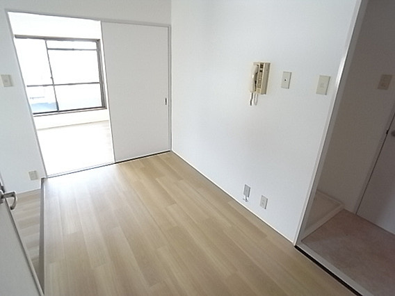 ヴィラコート三宮の居間・リビング