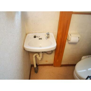 幸楽園ビルの洗面所