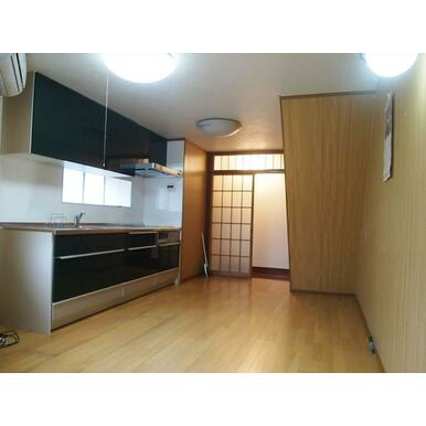 幸楽園ビルの居間・リビング