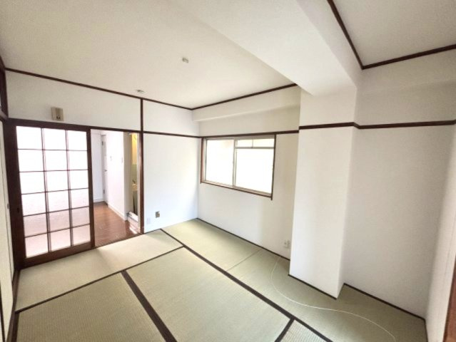 大石川マンションの居間・リビング