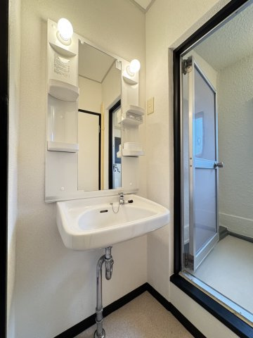 マンション三木の洗面所