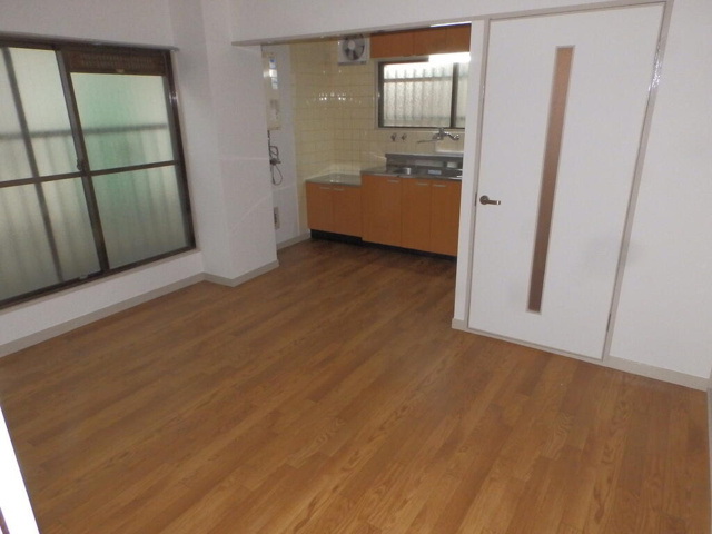 グランビア灘の居間・リビング