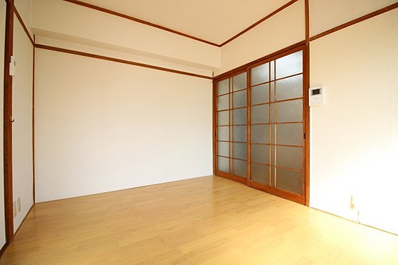 さつきマンションの居間・リビング