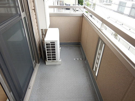 ラ・クエスタ岡本のバルコニー