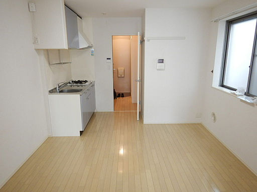 ラ・クエスタ岡本の居間・リビング