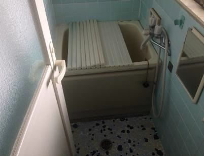 大東町アパートの浴室