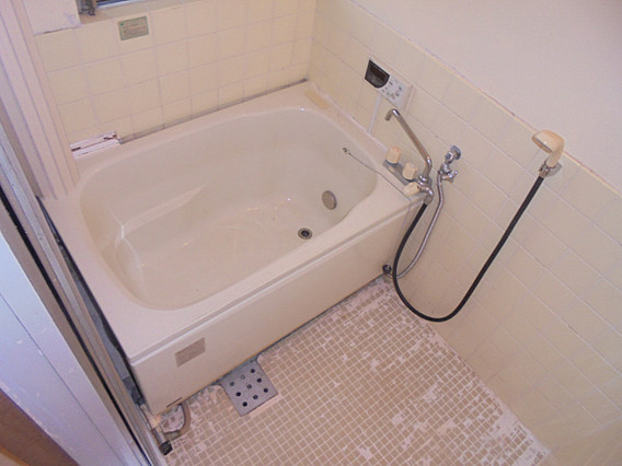 金盃第２ビル高羽荘の浴室