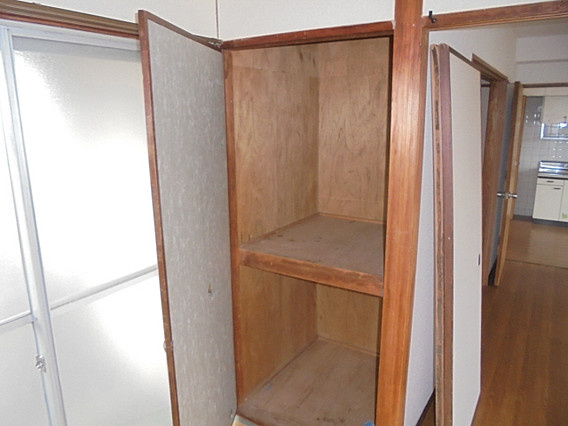 金盃第２ビル高羽荘の収納