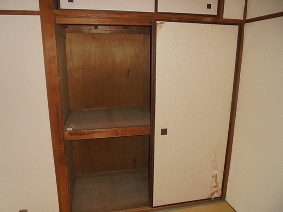 金盃第２ビル高羽荘の収納