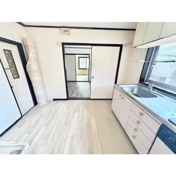 スリール灘南の居間・リビング