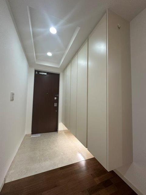 ロジュマン住吉山手の玄関