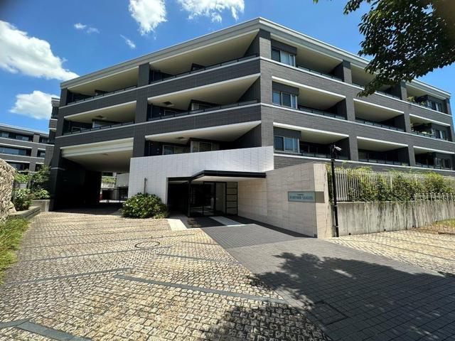 ロジュマン住吉山手の外観