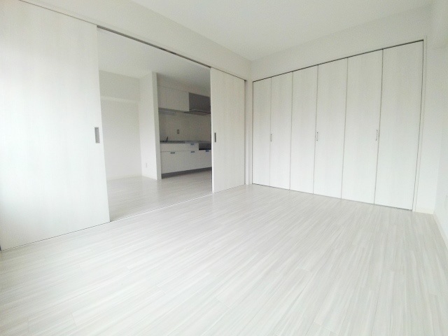 松原ハイツの居間・リビング