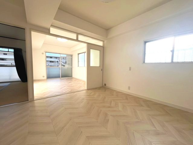 グランシャトー本山の居間・リビング