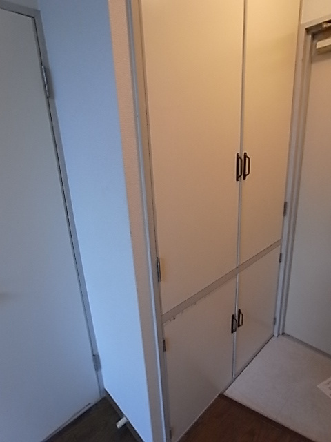 ローズコート諏訪山の玄関