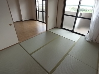 フロレセール南六甲の居間・リビング