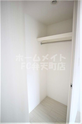 【収納】 | エスリード九条スタシオン | 収納力のあるウォークインクローゼット