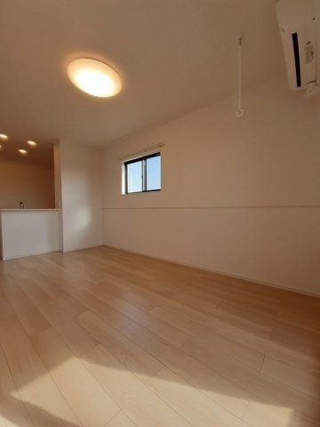 カバナトゥアン　メゾン　Ａ棟の居間・リビング