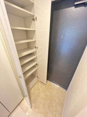 【玄関】 | グランパティオス公園西の街5番館