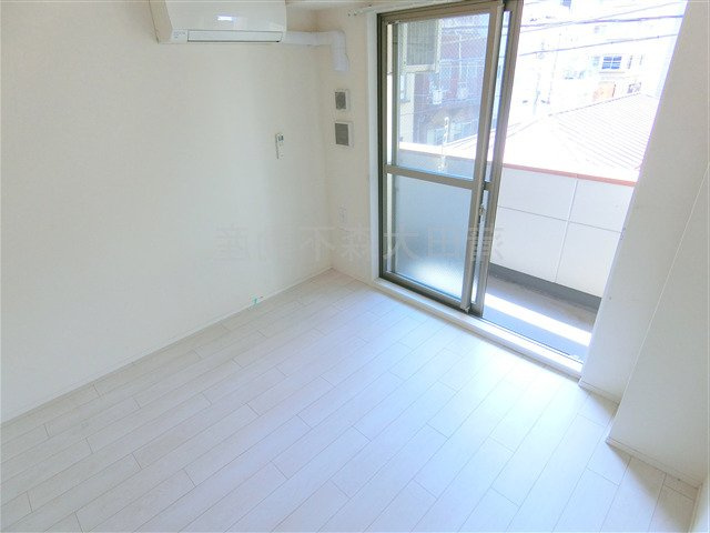 Familie Suyamaファミリエスヤマの居間・リビング