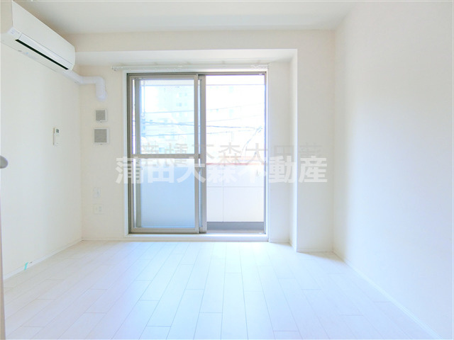 Familie Suyamaファミリエスヤマの居間・リビング|洋室6帖