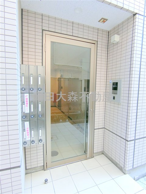 Familie Suyamaファミリエスヤマのエントランス|TVモニター付オートロック　エントランス