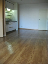 フリーダム常吉の洋室