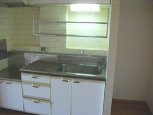 収納豊富なキッチンです！