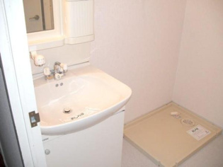 洗面所内に洗濯機置場あり☆