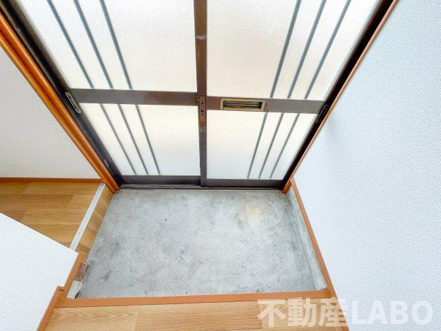 ハイツ平野駅前の玄関