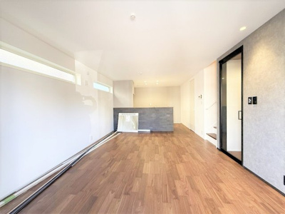 【外観】 | 【仲介手数料３００万円が無料！！】■駐車２台可■３ＬＤＫ■ハイグレードデザインハウス | 【お得な諸費用サービスキャンペーン中！！】
詳細は「物件概要」の「諸費用」欄をご確認下さい。
■駐車２台可
■３ＬＤＫ
■ハイグレードデザインハウス
■高断熱住宅
■省エネ性能ラベル
■地盤保証２０年