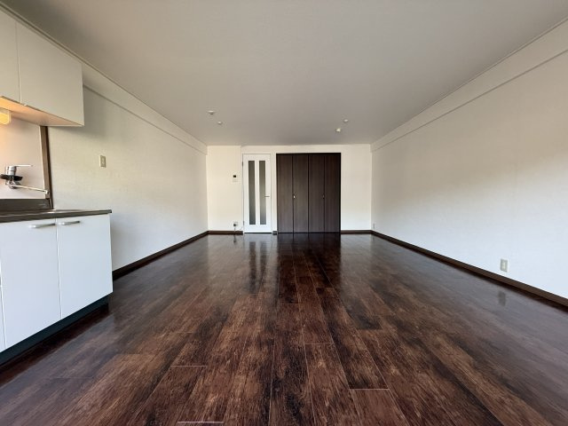 ハイツ泉ヶ丘の居間・リビング