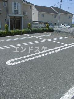 グランデ・ヒルⅢの駐車場|高崎、前橋のお部屋探しはエンドスケープまで！お客様の理想お聞かせ下さい♪