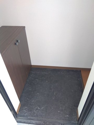 ハッピーロードBの玄関