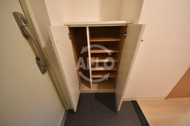 エスタブレ南森町の収納|エスタブレ南森町　シューズボックス