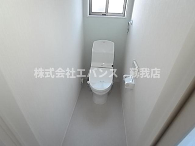 【トイレ】 | 蘇我3丁目戸建 | 落ち着いた色調のトイレです